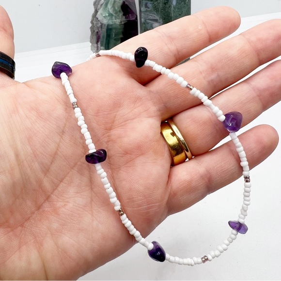 Amethyst Crystal Chip Purple & White Seed Bead Necklace - Picture 5 of 8